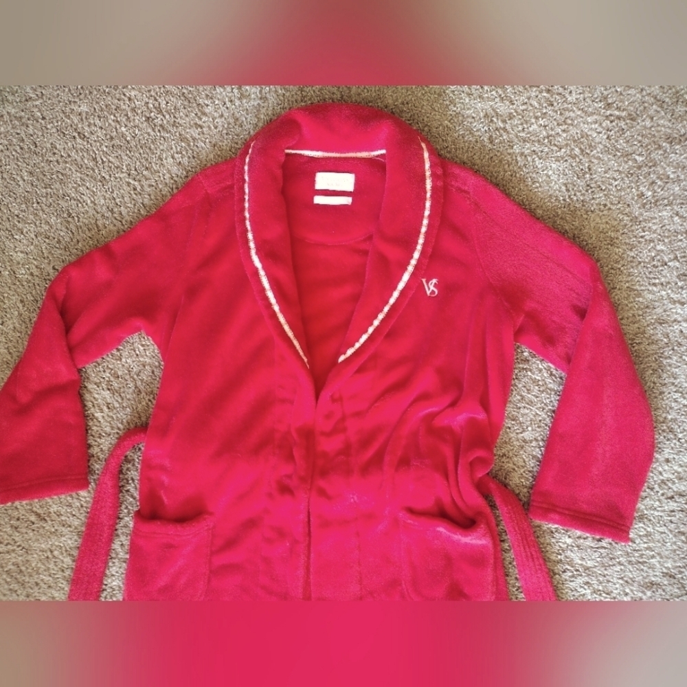 Victoria's Secret Plush Fuzzy Red Women's Robe - Picture 4 of 9